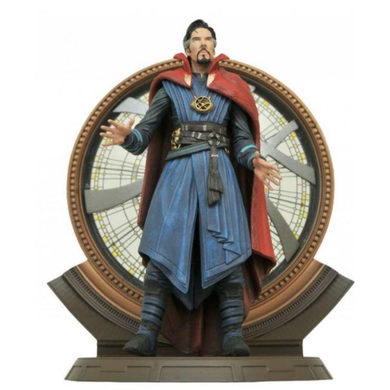 Diamond Select Toys - Marvel Select: Doctor Strange Movie Action Figure
