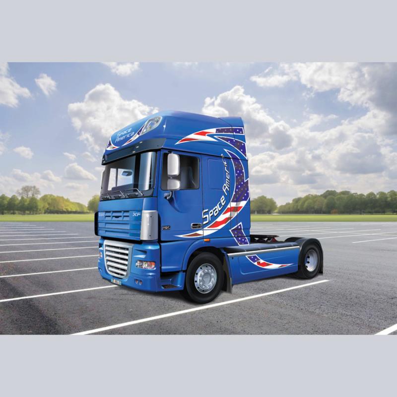 Italeri: 1:24 Trucks and Trailers - DAF XF105 