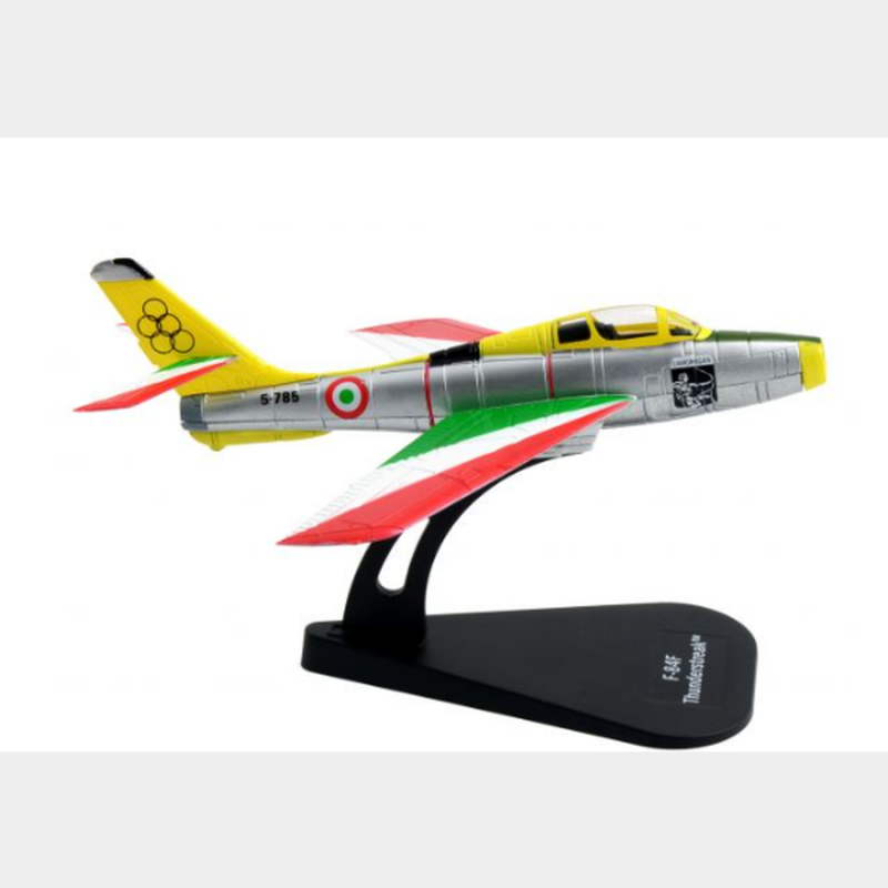 Italeri: 1:100 F-84F Thunderstreak 