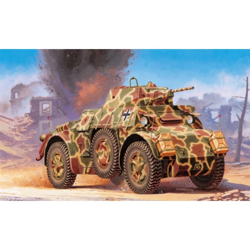 Italeri: 1:48 Autoblinda AB 43