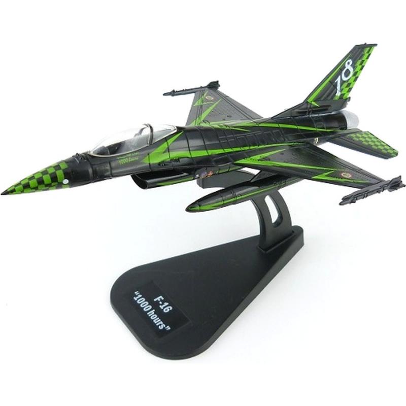 Italeri: 1:100 F-16 ADF 