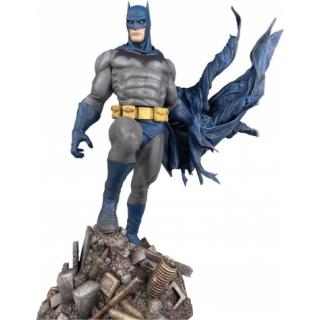 DC Gallery Batman Defiant PVC Statue