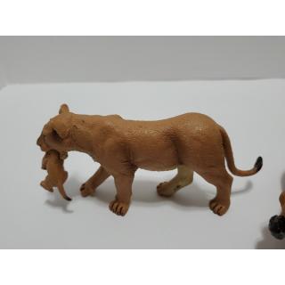 Μινιατούρες Safari - Lioness with Cub - Λέαινα με μωράκι